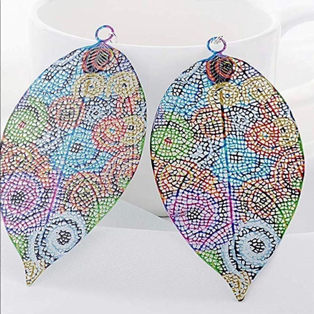 Hollow leaf dangle earrings hook